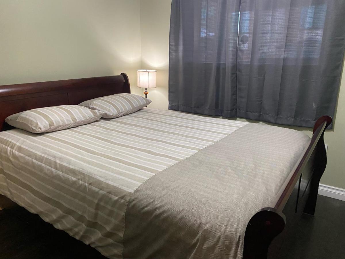 1 Bedroom Suite In Langford. Victoria Luaran gambar