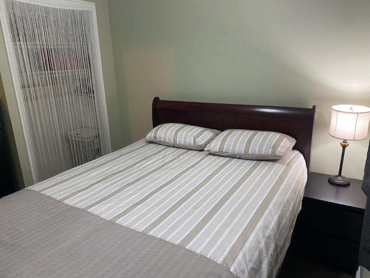 1 Bedroom Suite In Langford. Victoria Luaran gambar
