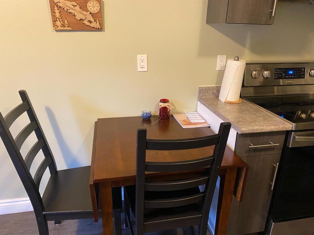 1 Bedroom Suite In Langford. Victoria Luaran gambar